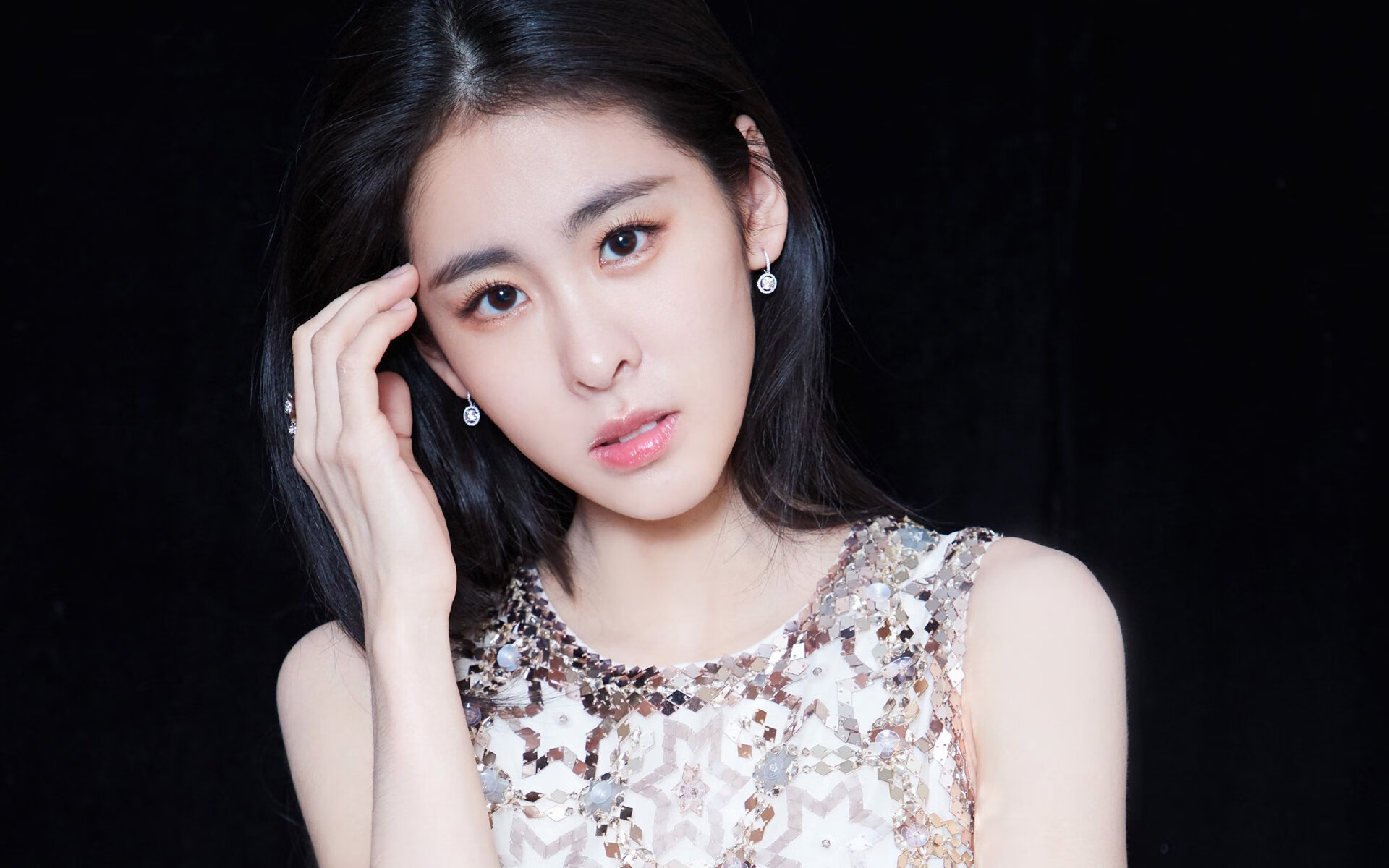 熊猫体育在线官网-AC米兰客场挑战利物浦，胜败谁人行？，ac米兰vs利物浦奇迹