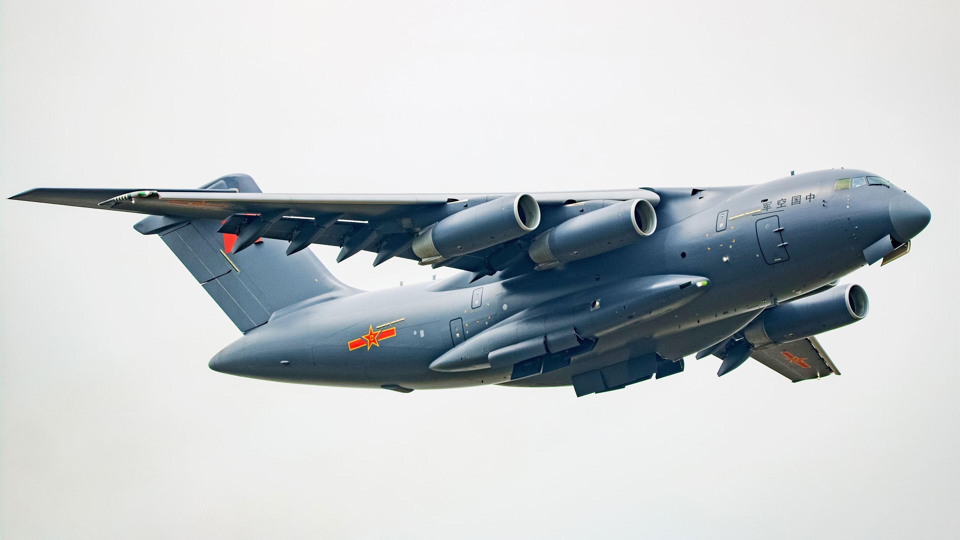 熊猫体育app下载-五大联赛是否更注重通过中路断球发起反击，五大联赛再次停摆