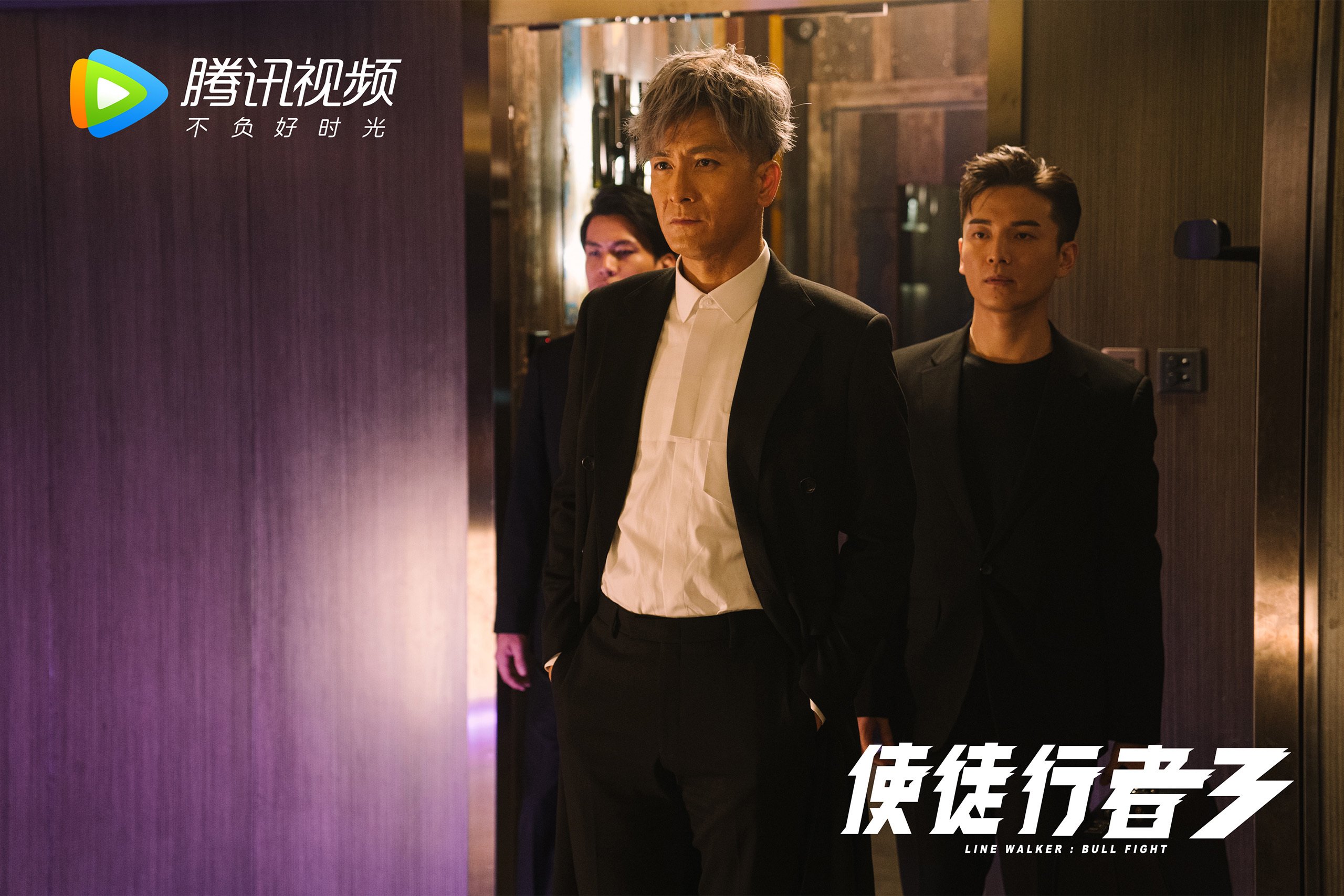 熊猫体育网站入口-林丹到访俱乐部为青训讲授战术，林丹比赛的动作解说